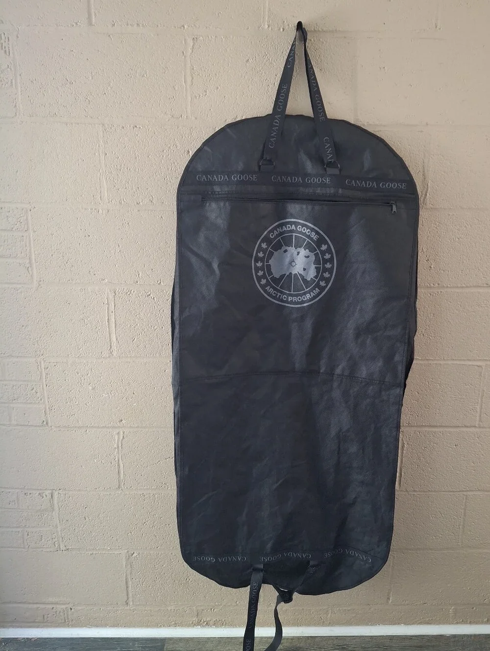 Canada Goose Arctic Program  Garment bag Bag  53